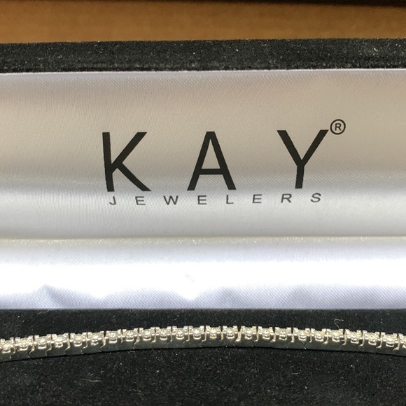 Kay Jewelers Round-Cut Diamond Tennis Bracelet 1/6 Ct 7.5” - Picture 6 of 8